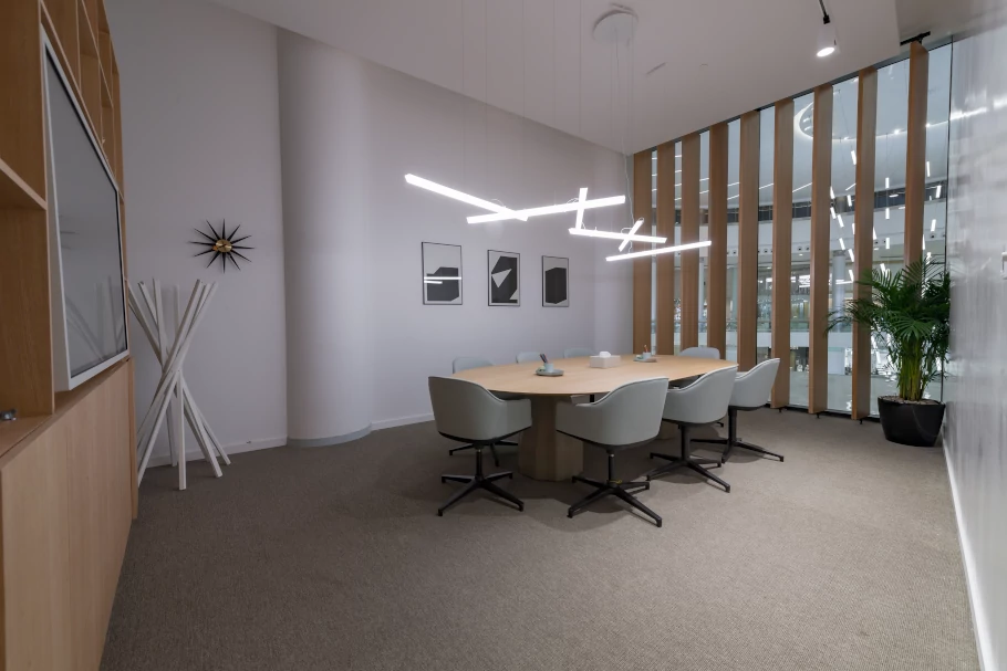 مكاتب مجهزة